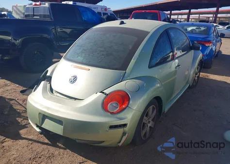 2006 Volkswagen New Beetle 2.5 z USA, uszkodzony, nr VIN 3VWPW31C06M414356